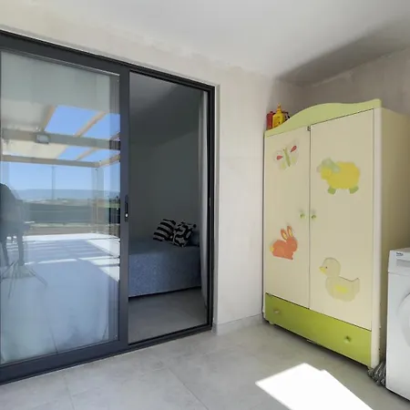 Ilizia - And Sea Αγκριτζέντο