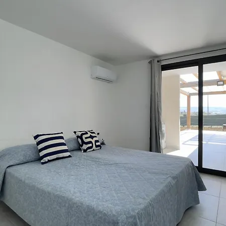 Pensión Ilizia - And Sea